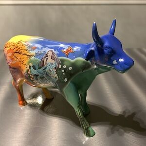 Cowparade 2001 Four Seasons Figurine